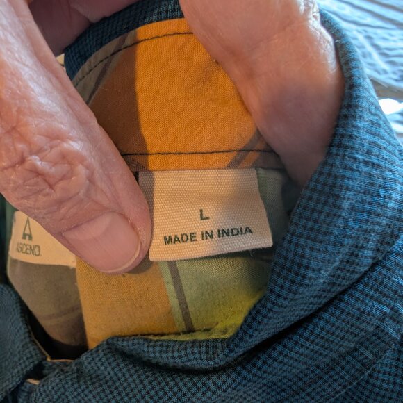 Ascend Short Sleeve Button Down Size Large - Picture 6 of 13